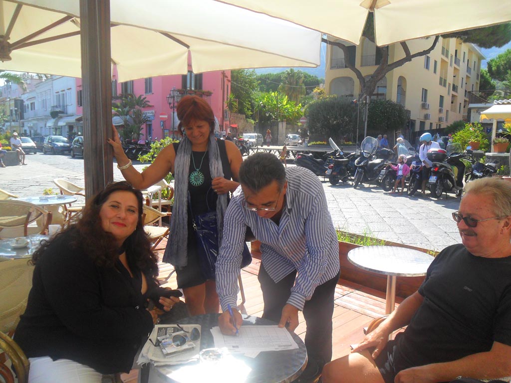 il dottor Crescenzo Di Spigno,la moglie con Caterina Iacono il dottor Crescenzo Di Spigno,la moglie con Caterina Iacono