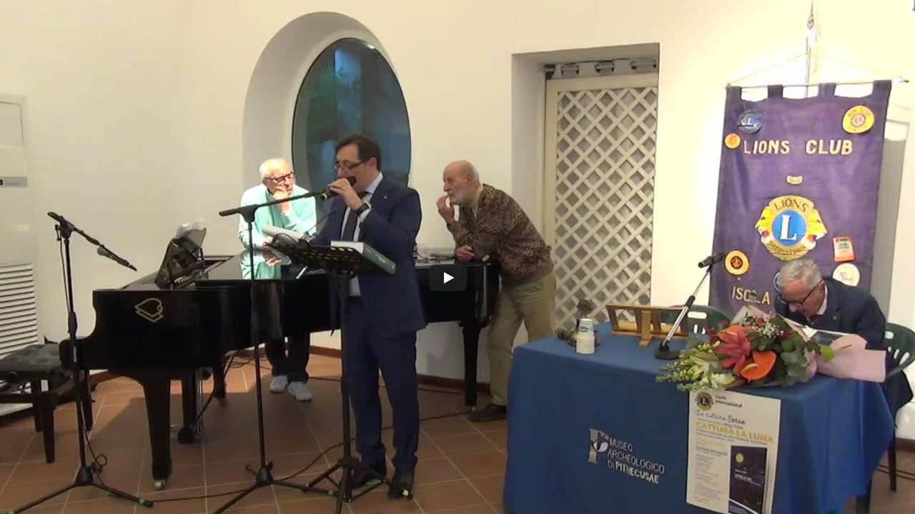 Presentazione del libro di Miggi Calise, "Cattura la luna" , presso Villa Arbusto di Lacco Ameno